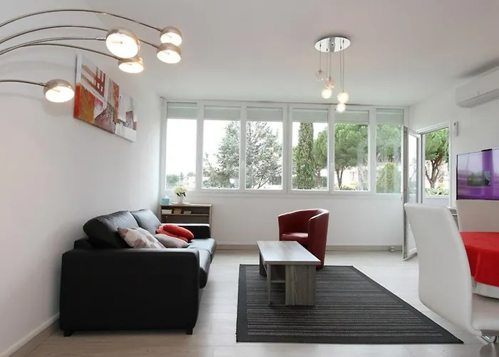 Apartamento T2 Moderne A Avec Clim, Parking Et Wifi - Fr-1-553-271